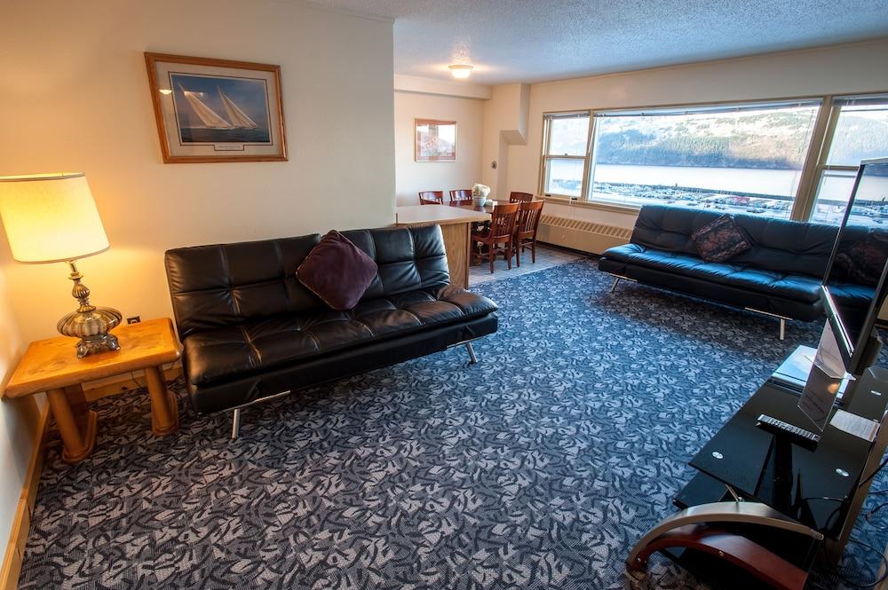 Glacier View Condo Suites photo 28