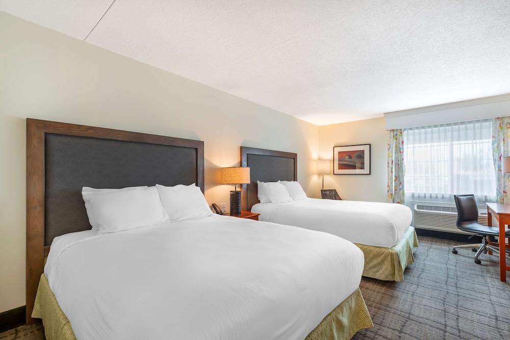 Best Western Plus University Park Inn & Suites photo 67
