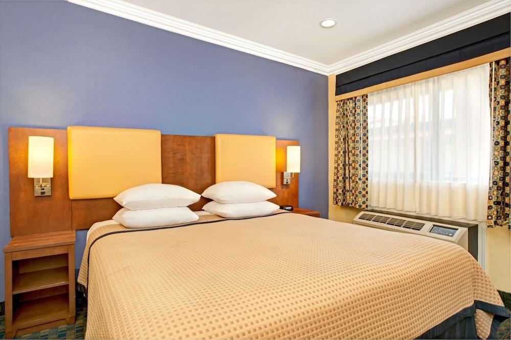 Days Inn by Wyndham San Francisco - Lombard photo 14
