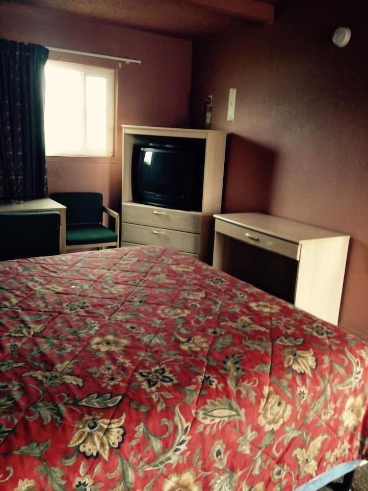 Valley Motel photo 23