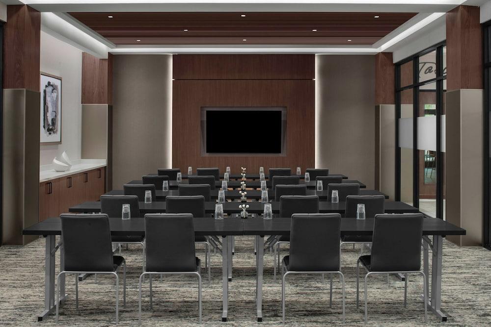 AC Hotel Lansing University Area photo 37