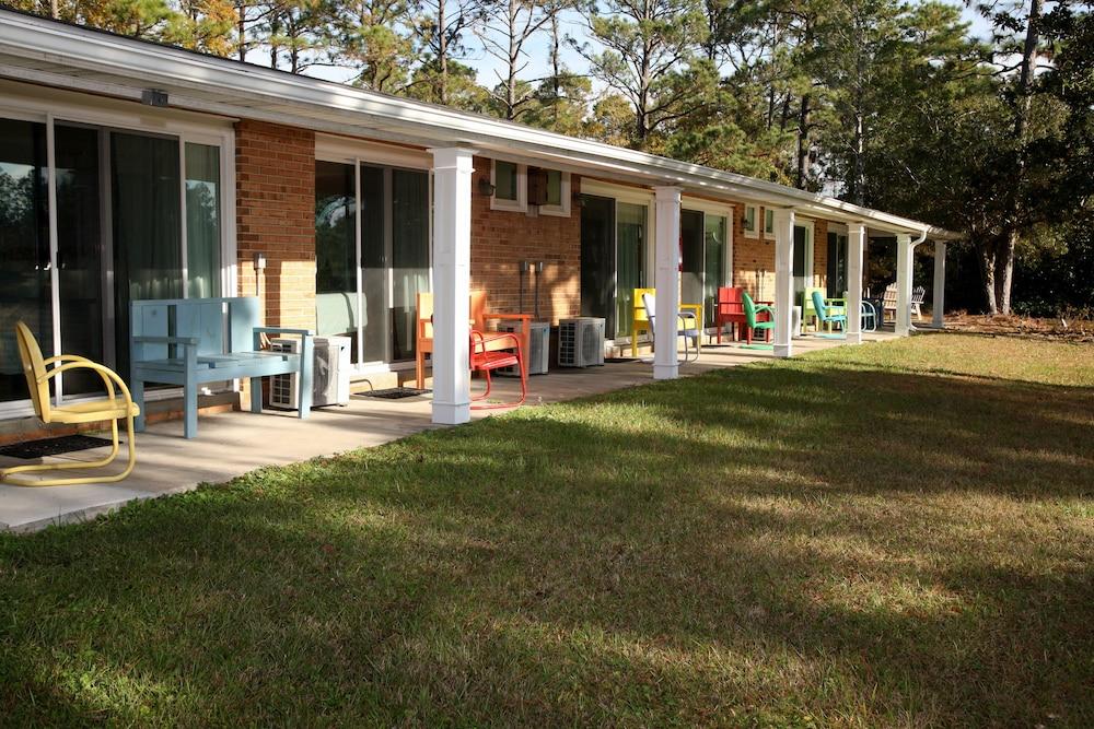 Boiling Spring Lakes Motel photo 7
