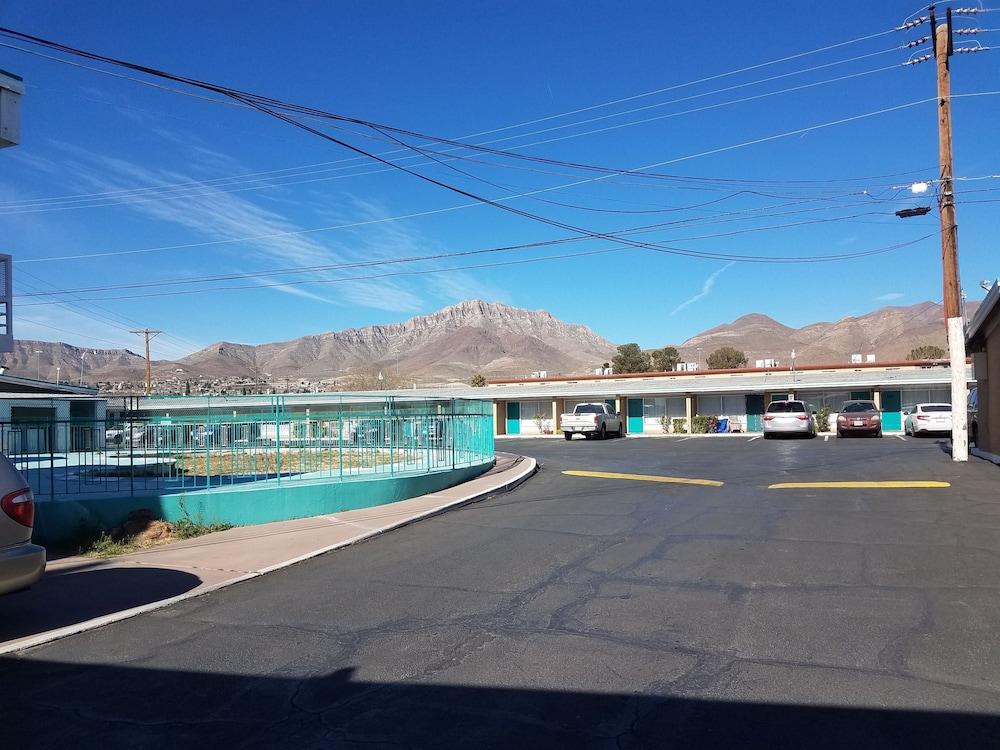 Beverly Crest Motor Inn photo 1