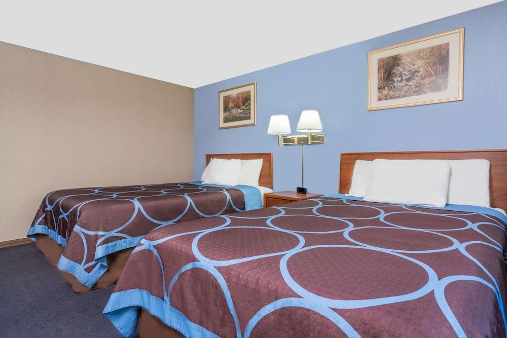 Super 8 by Wyndham Mankato photo 10
