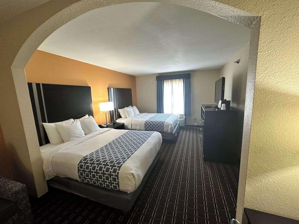 Best Western Plus Bass Hotel & Suites photo 10
