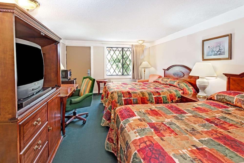 Knights Inn Austell photo 4