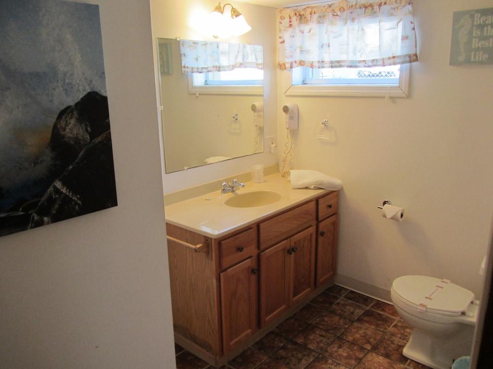 Green Dolphin Motel photo 54