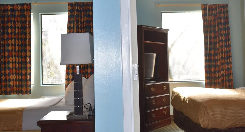 GUEST COTTAGES & SUITES photo 25