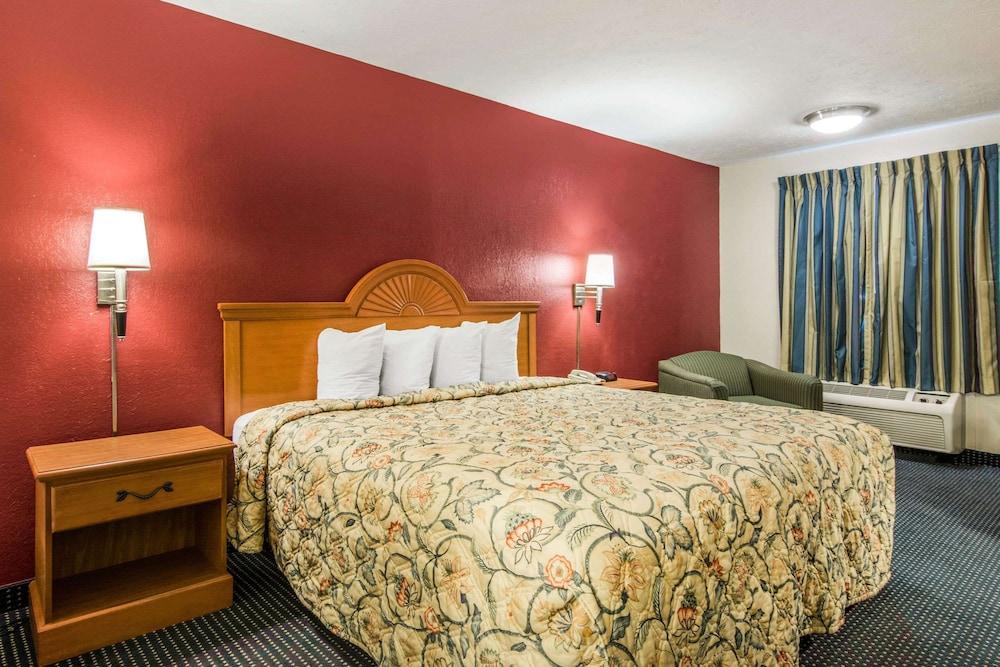 Rodeway Inn La Grange East photo 19