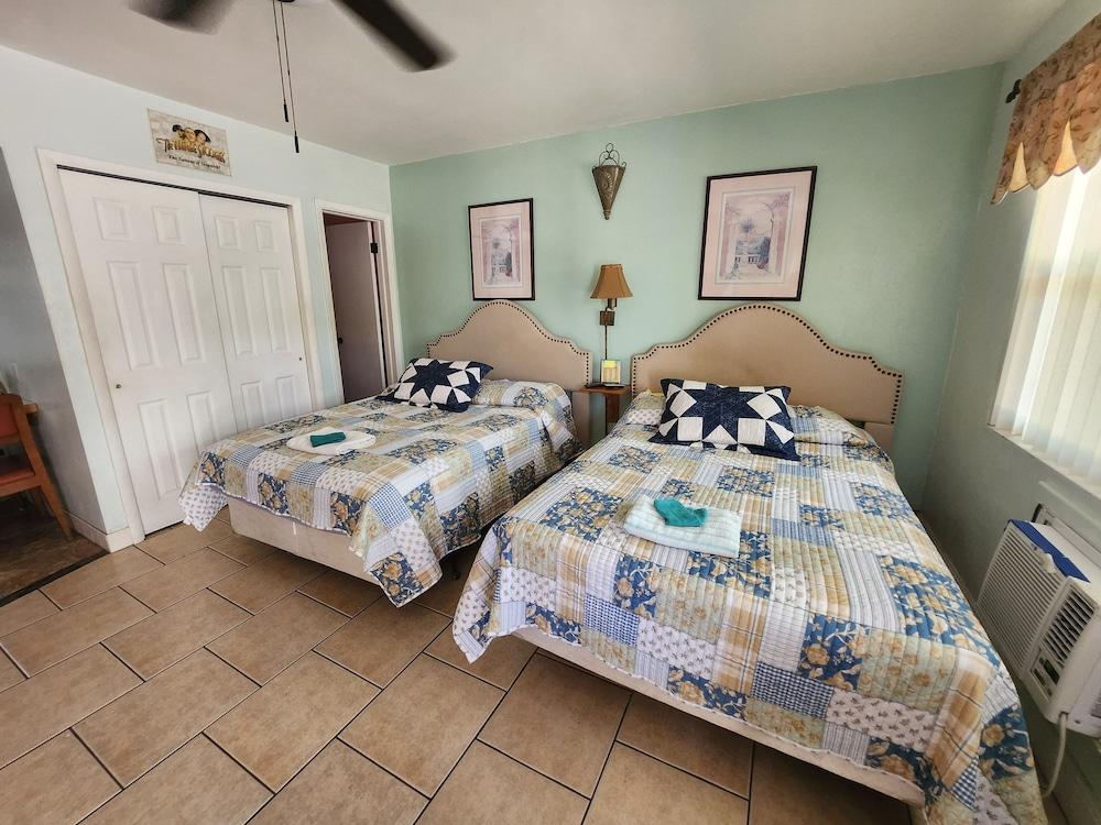 Silver Sands Motel photo 31
