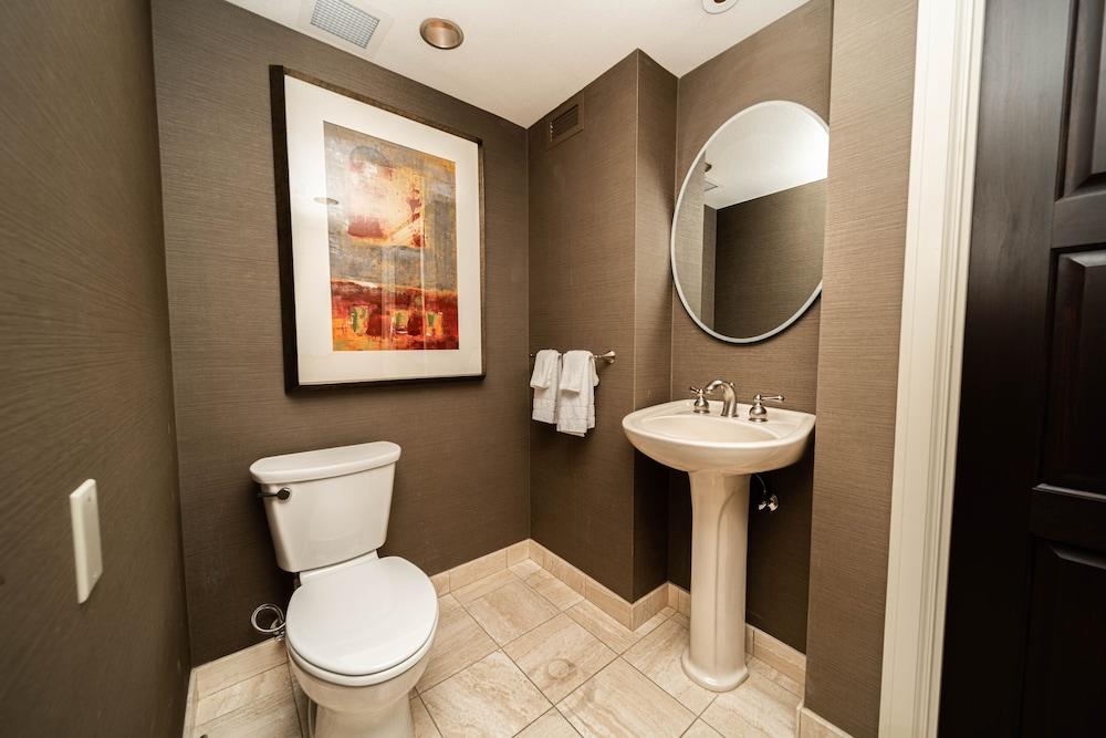 Reno Suites photo 16