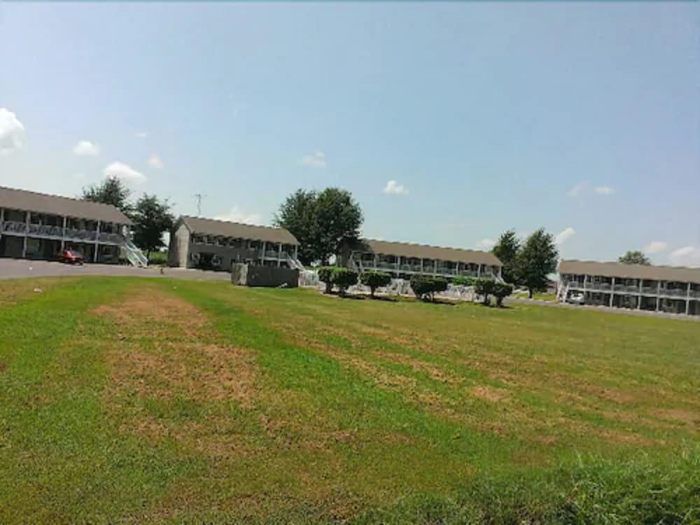 Reelfoot Lake Inn photo 1