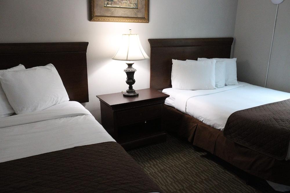 The Burgundy Inn photo 37