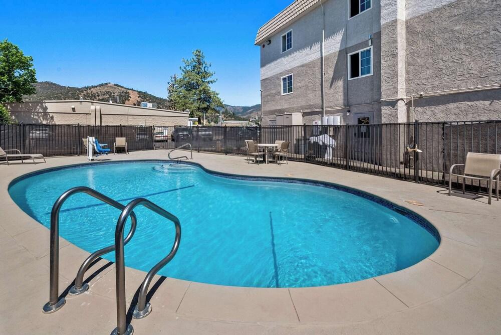 Comfort Inn Yreka I-5 photo 38