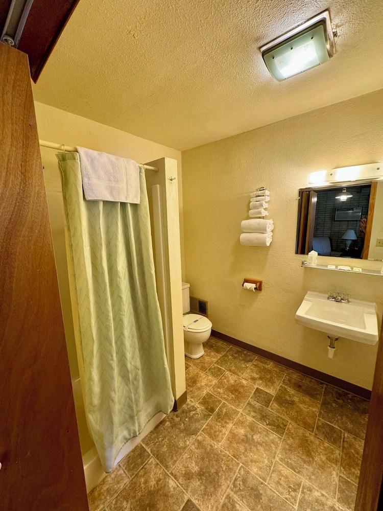 Napps Motel photo 16