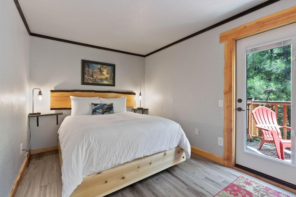 Lake Village Lodge photo 5