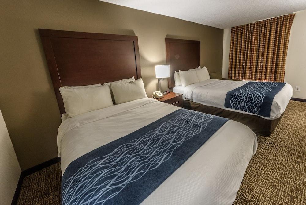 Richland Inn Lawrenceburg photo 17