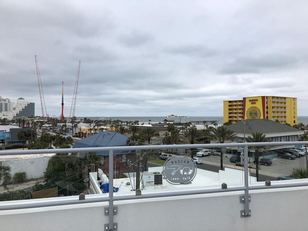 Streamline Hotel photo 9