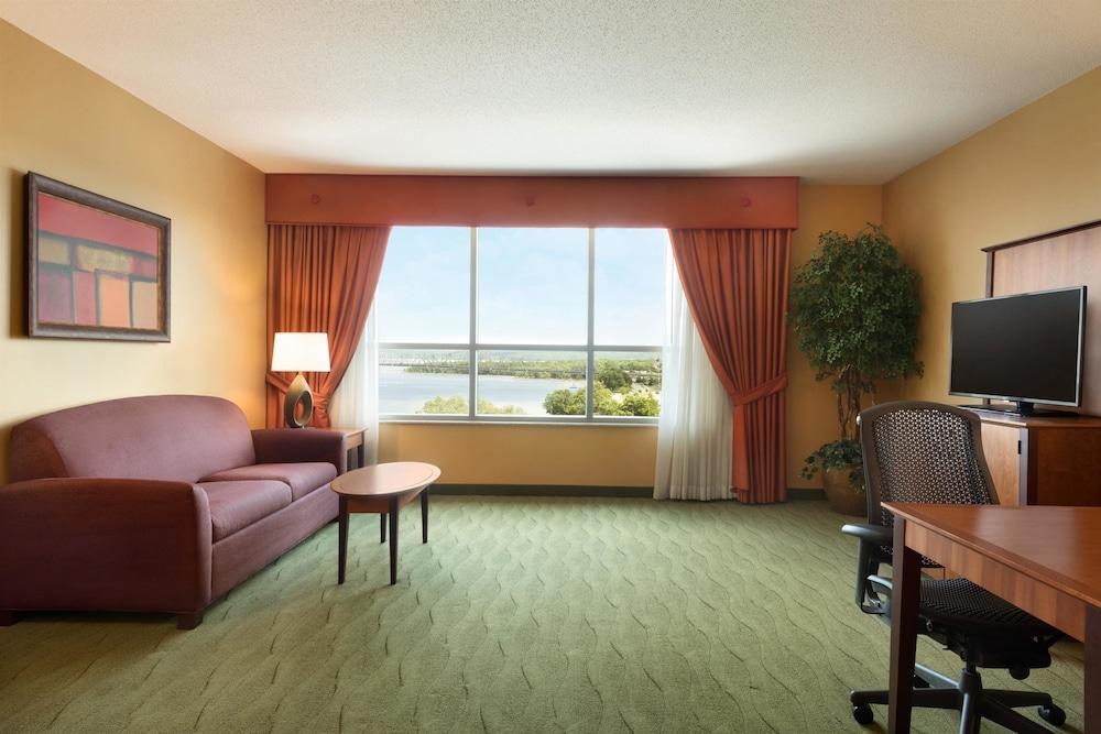 Embassy Suites by Hilton E Peoria Riverfront Conf Center photo 31