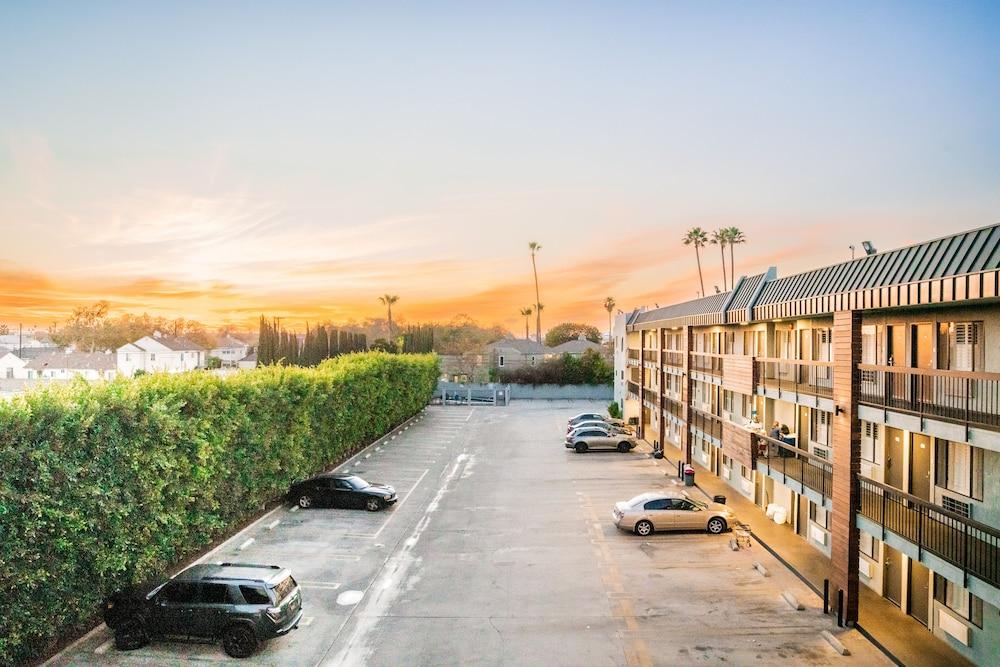 Gateway Inn Gardena photo 49