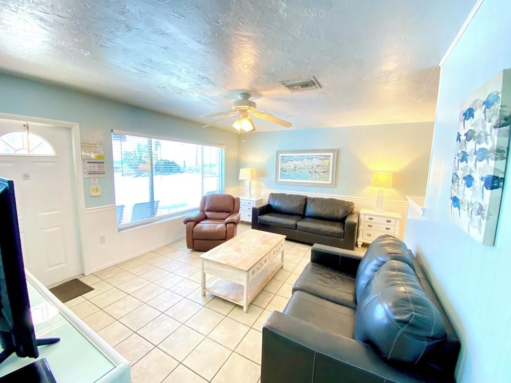 Tropical Breeze Beach Club photo 80