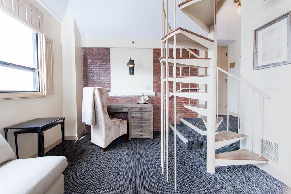Garrison Inn Boutique Hotel photo 5