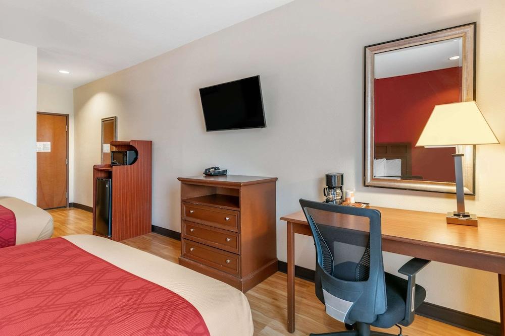 Econo Lodge Eutaw I-20 photo 8