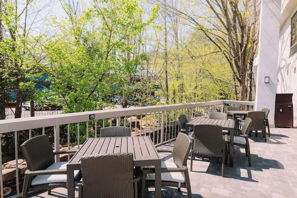 Hampton Inn Gatlinburg photo 40