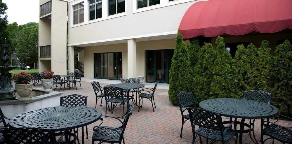 Winnapaug Inn photo 29