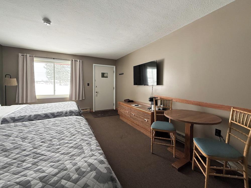 The Trail Inn - Newberry, MI - 13467 M-28 photo 20