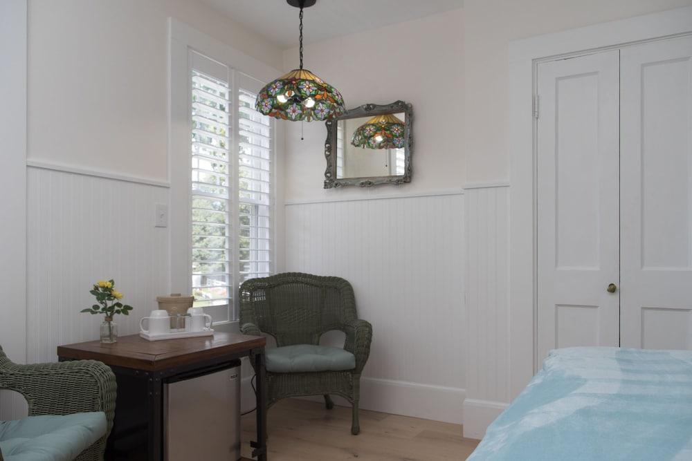 Marginal Way House Hotel photo 22