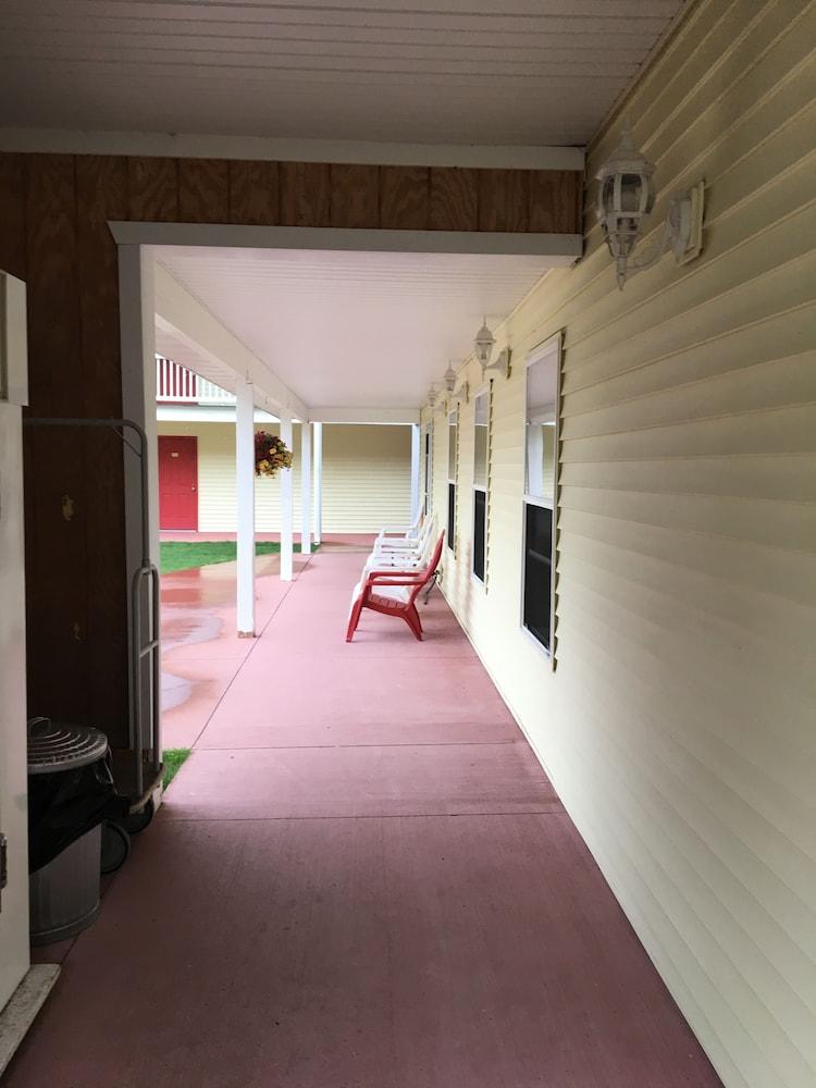 The Beach Inn Motel photo 8