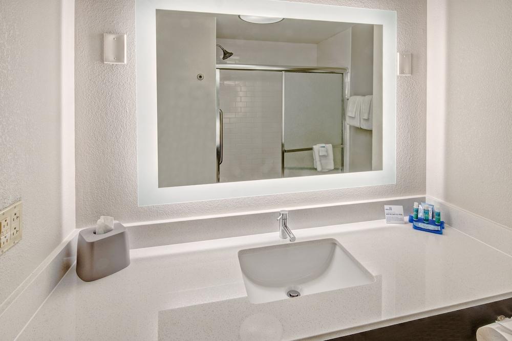 Holiday Inn Express Hotel & Suites Jackson NE by IHG photo 3
