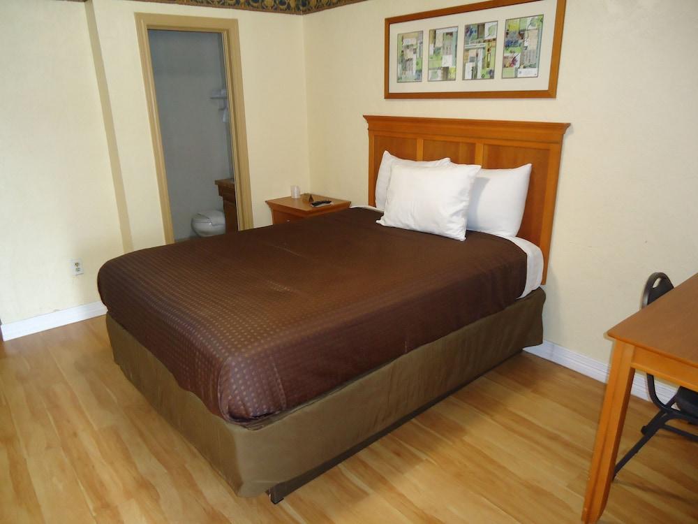 Budget Inn photo 4