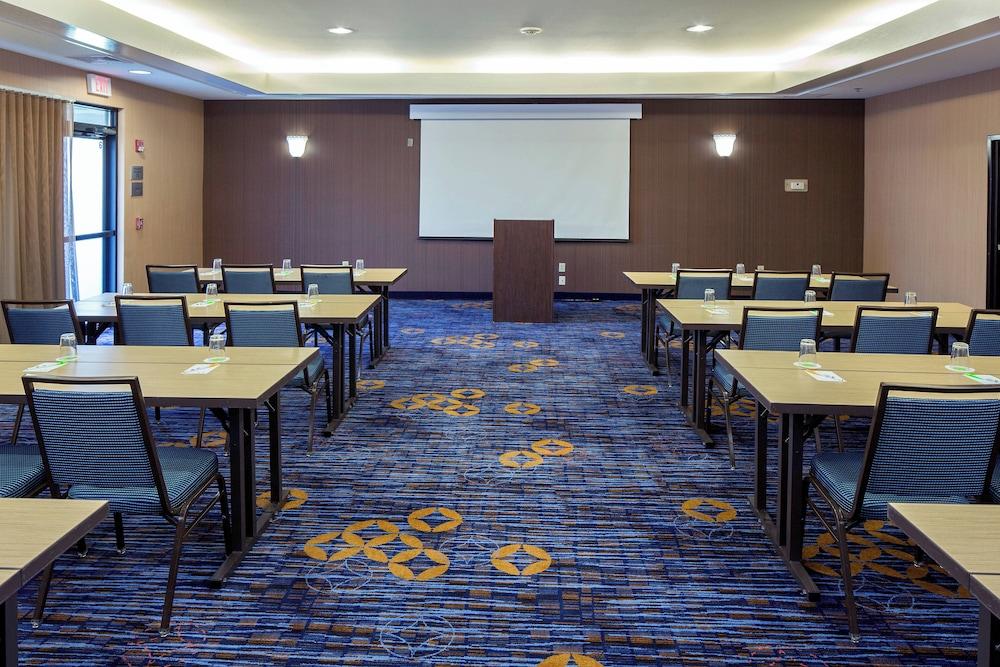 Courtyard by Marriott Raynham photo 46
