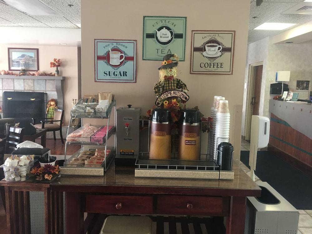 Mountain Inn & Suites photo 33