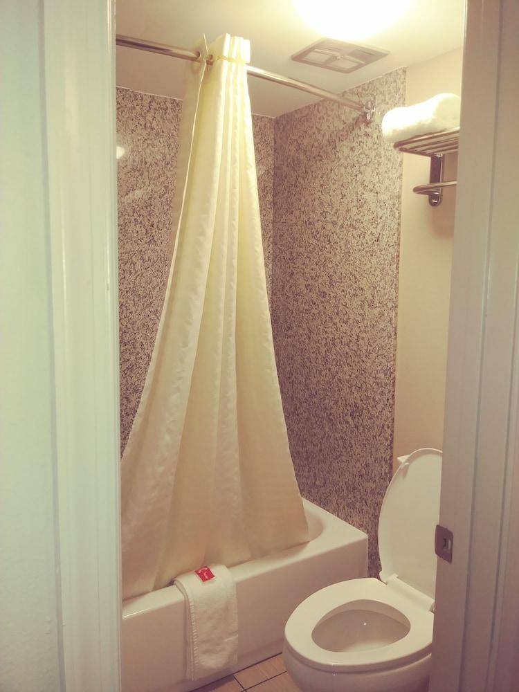 Brentwood Inn & Suites photo 15