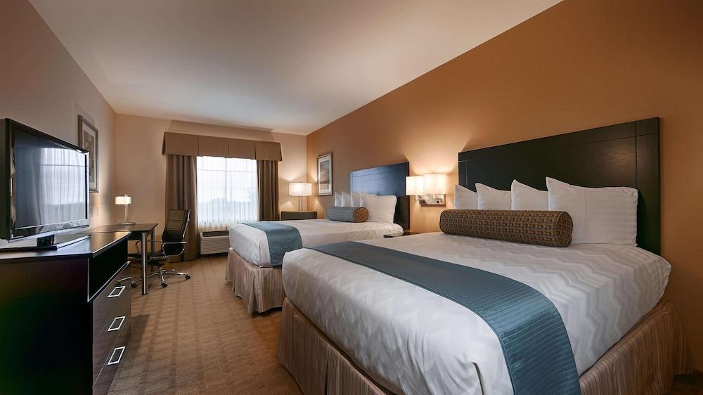 Best Western Plus Lytle Inn & Suites photo 20