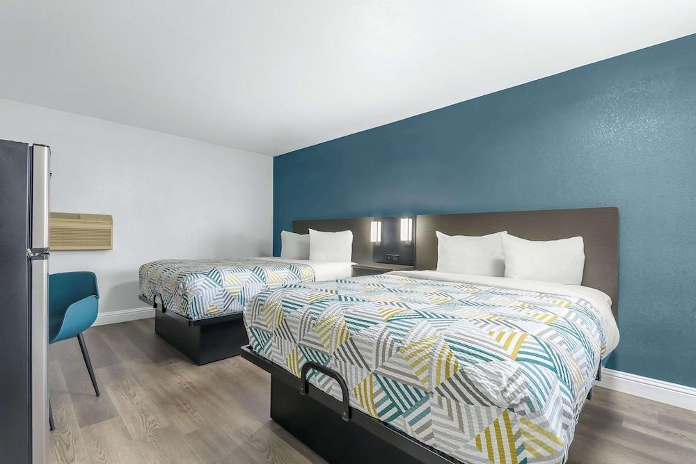 Studio 6 Suites Madera, California - Yosemite photo 6