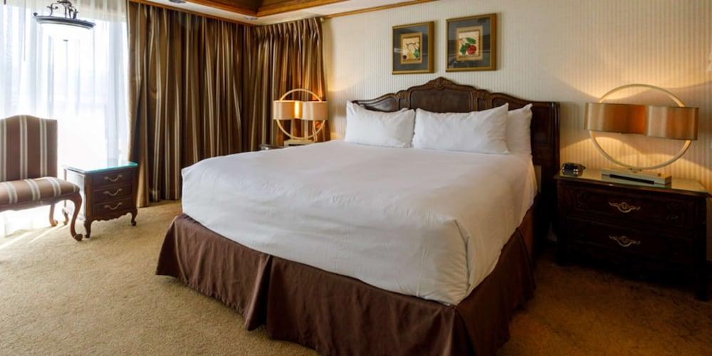 Maverick Hotel and Casino by Red Lion Hotels photo 2