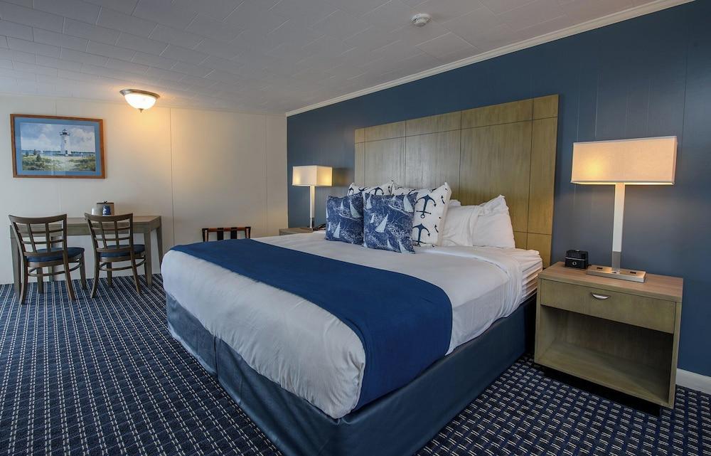 Ocean Street Inn on Hyannis Harbor photo 23