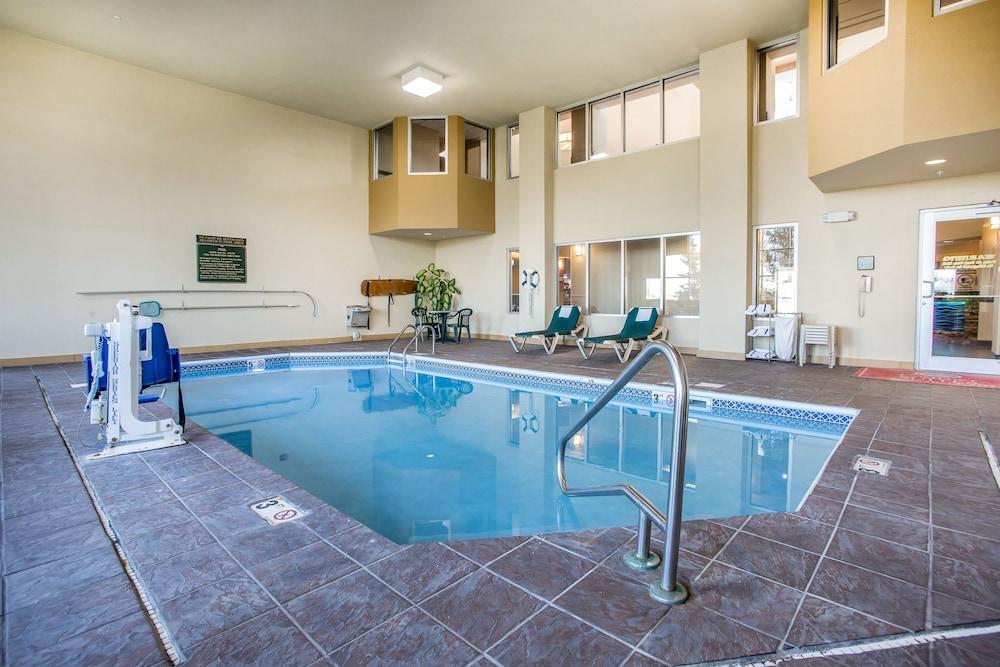 Comfort Suites Springfield I-70 photo 85