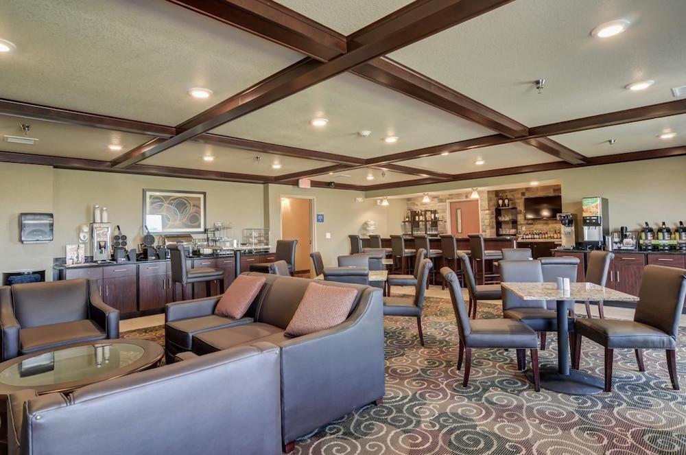 Cobblestone Inn & Suites - Altamont photo 11