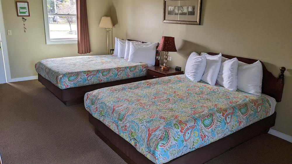 The Meadowlark Inn photo 21