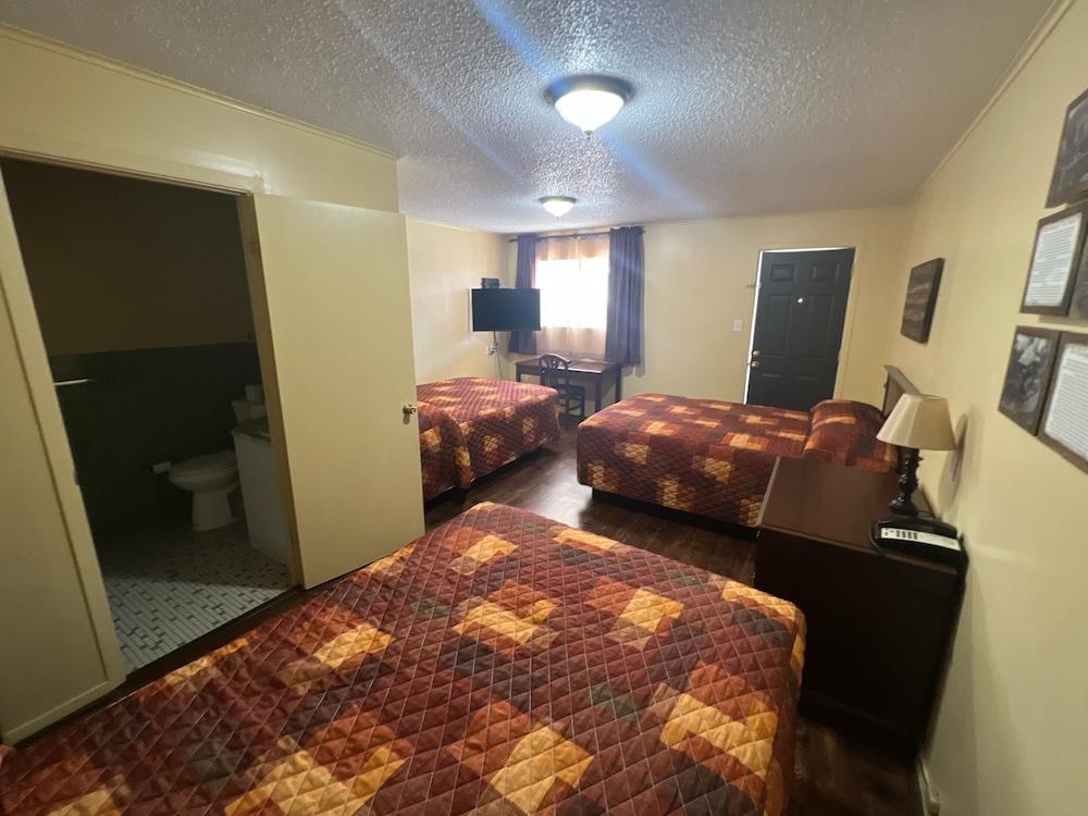 Yellow Diamond Inn photo 36