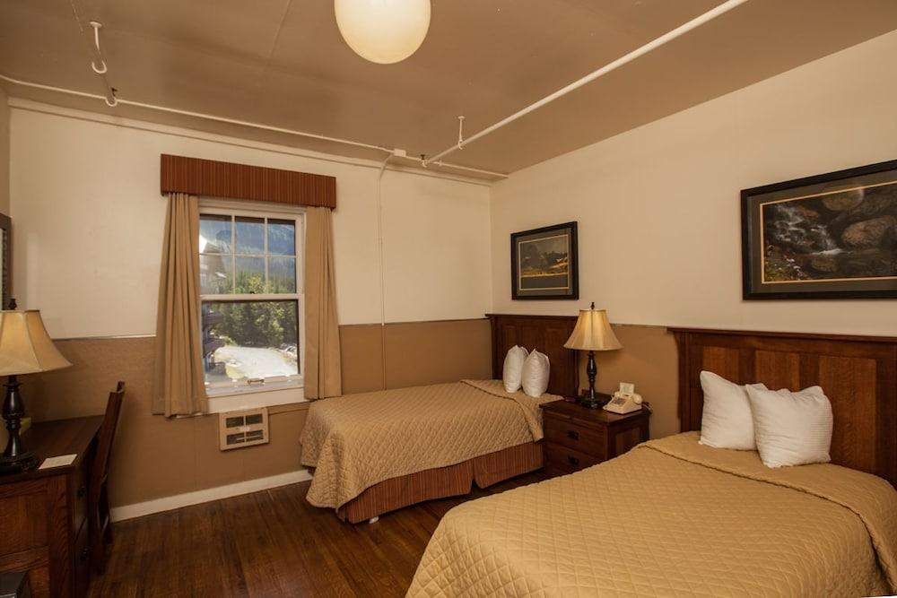 Many Glacier Hotel - Inside the Park photo 4