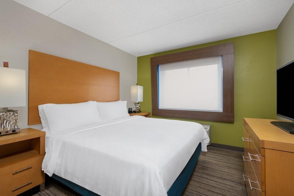Holiday Inn Express & Suites Wheat Ridge-Denver West by IHG photo 7