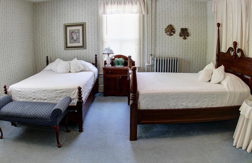 Jarrett House photo 5
