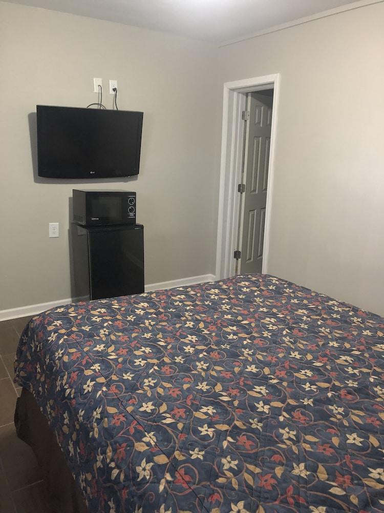 Economy Inn photo 9