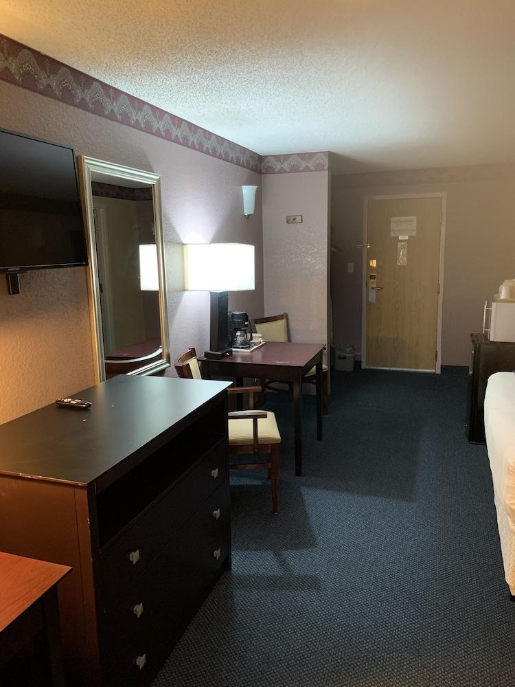 OK Hotel photo 31